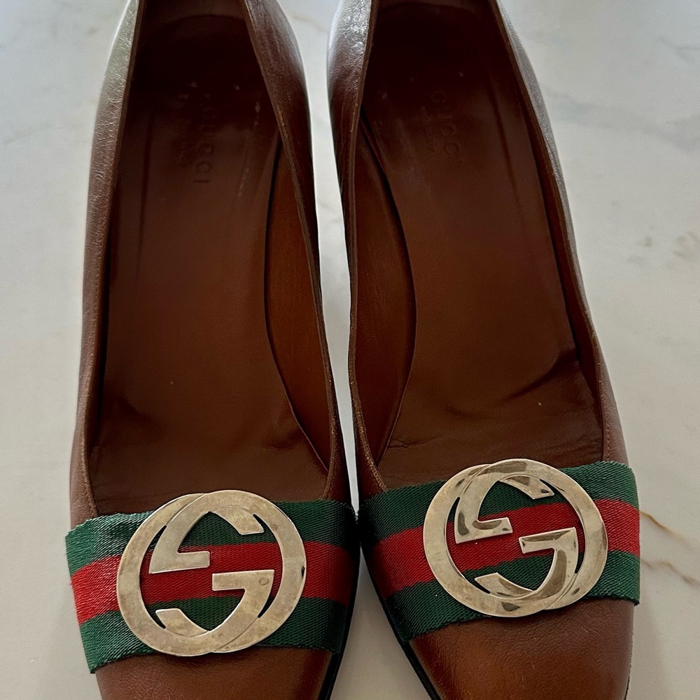 Vintage Gucci pumps